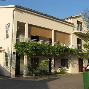Apartments&rooms Milka , Starigrad Paklenica Croatie